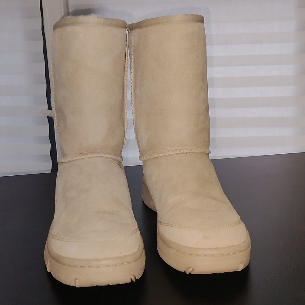 UGG Boots size 8W